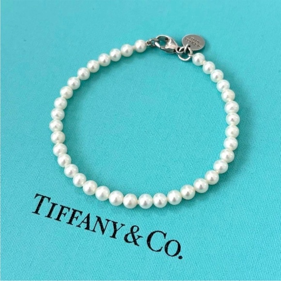 Tiffany & Co. Pearl Bracelet with Silver Clasp - Picture 2 of 12